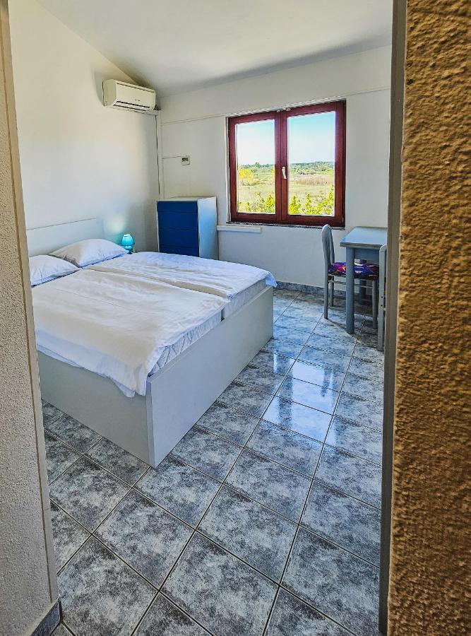 Aenona Sea View Apartments Nin Exterior foto